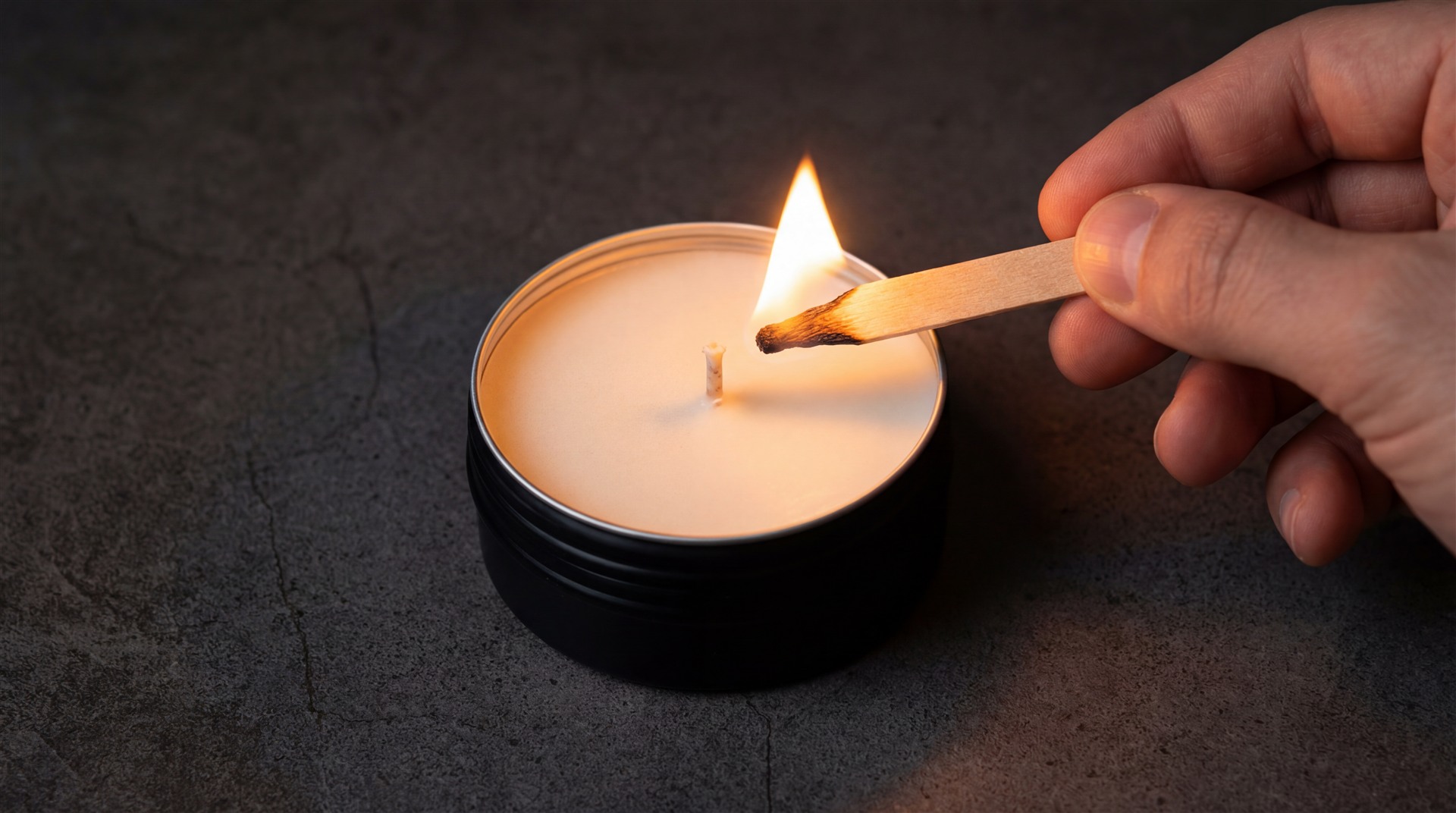 木芯に火をつける儀式